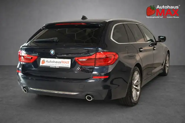 BMW 5 Series view 6