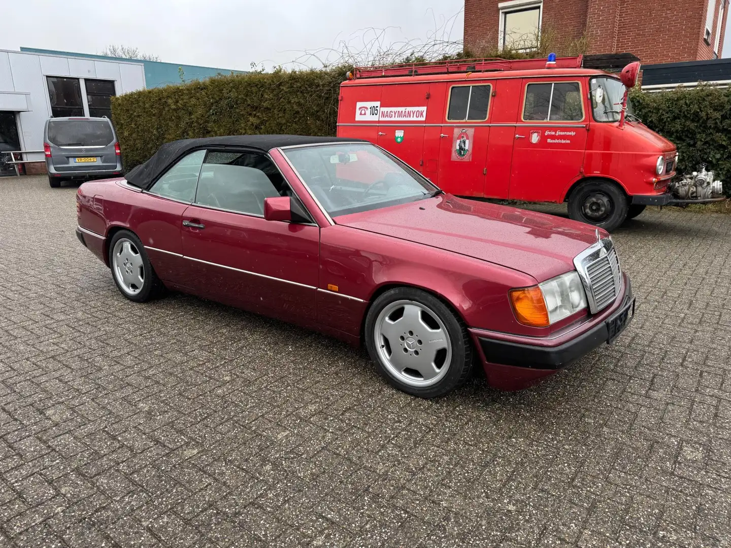 Mercedes-Benz CE 300 W124 Cabrio CE-24 Automaat / 1993 / Airconditionin Rot - 2