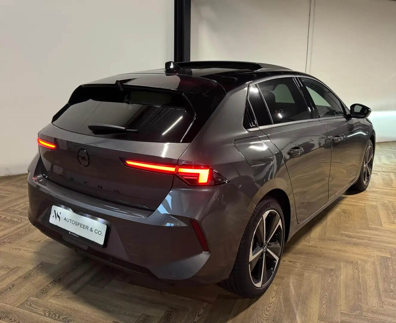 Opel Astra 1.2 Turbo GS PANO 360' MEMORY VOL' Grijs - 2