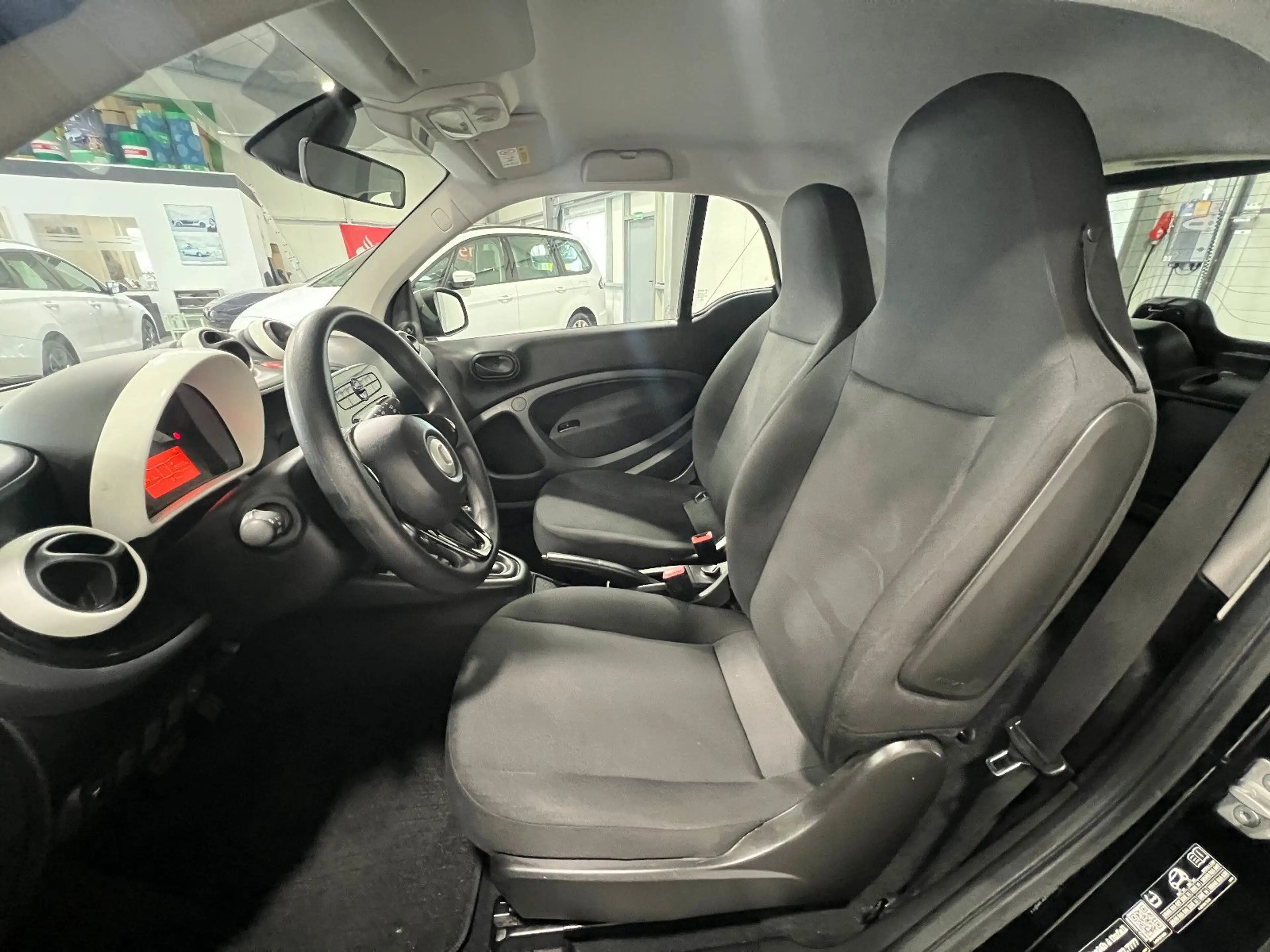 smart forTwo EQ Automatik **Klimaautomatik*BT*Temp** — photo 10