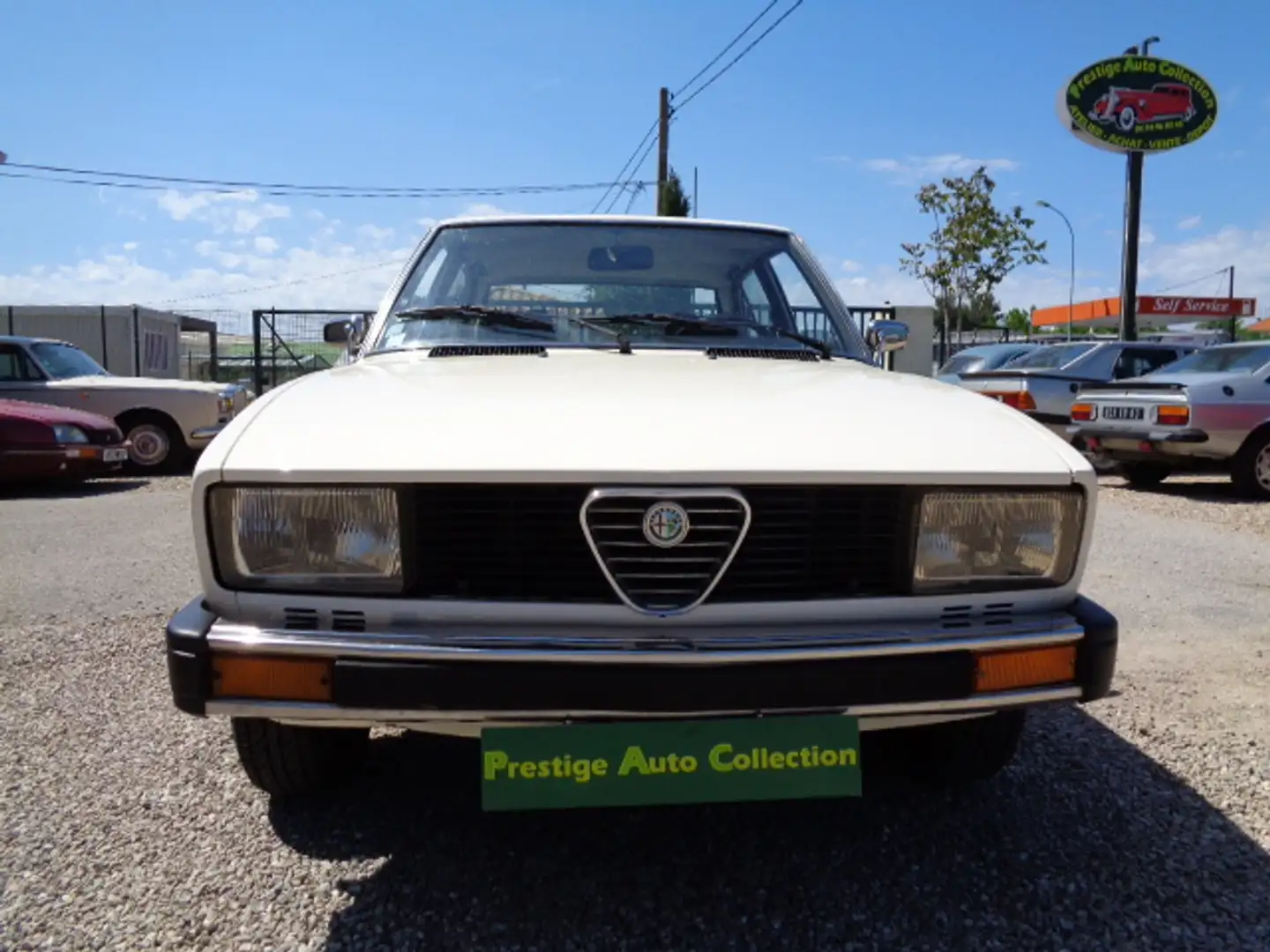 Alfa Romeo Alfetta 2000 bež - 2