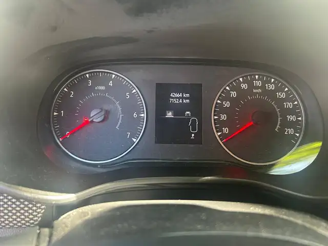 Dacia Sandero view 9