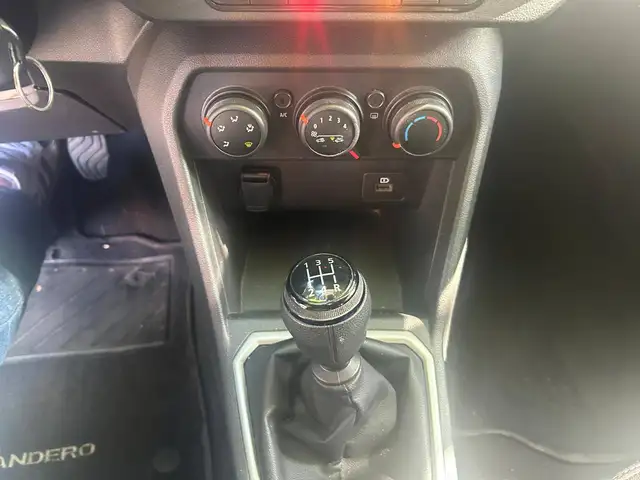 Dacia Sandero view 15