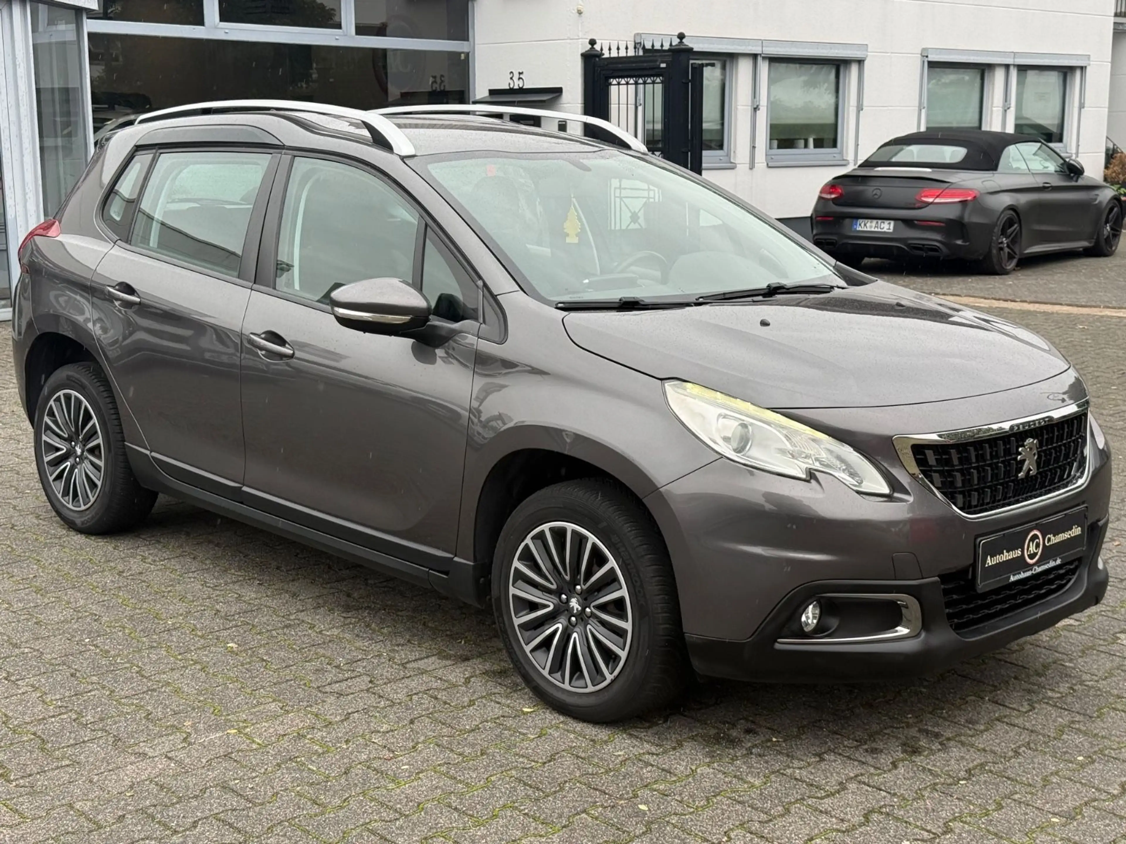 Peugeot 2008 Active — photo 8