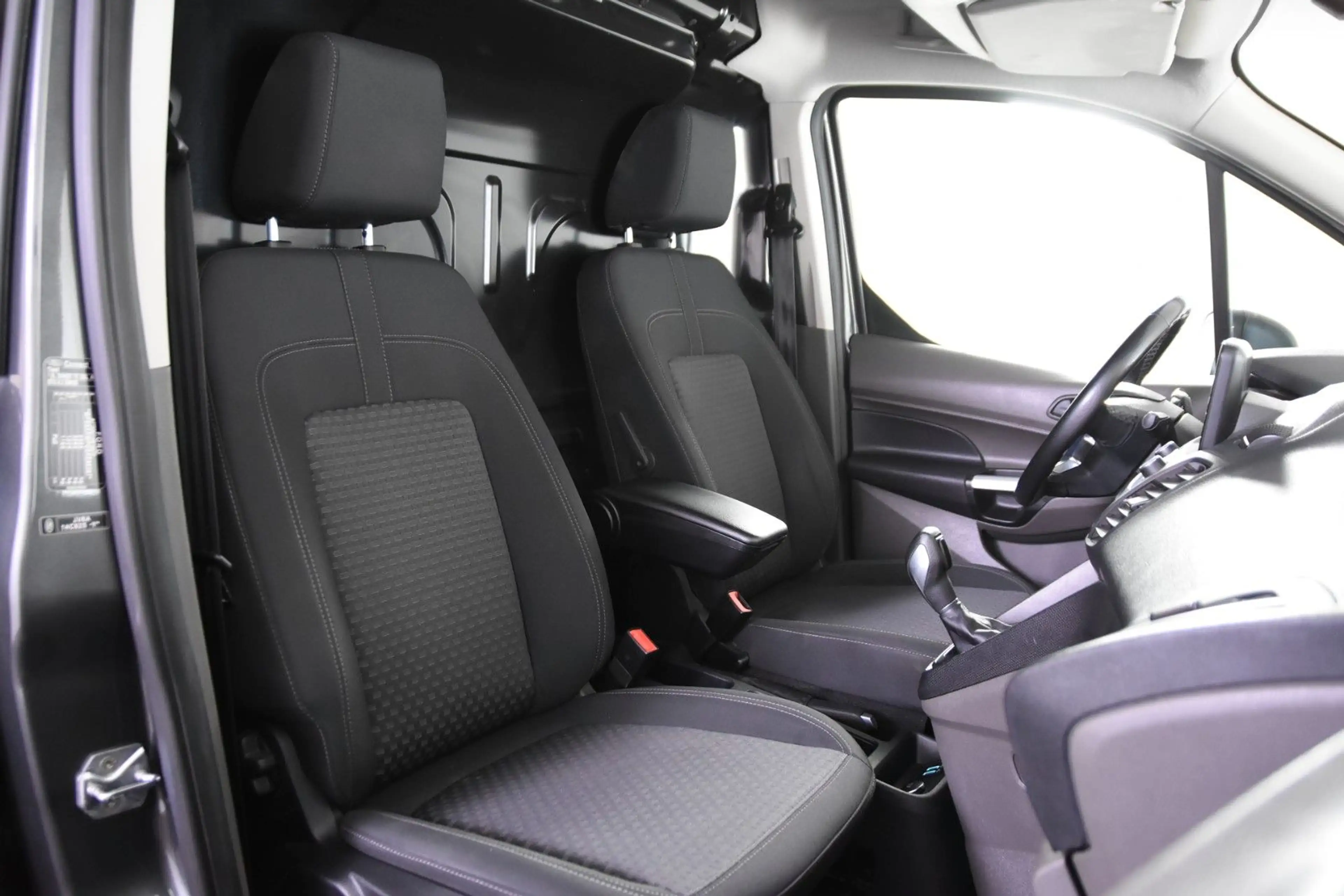Ford Transit Connect Lang Automatik *SHZ*Kamera*Navi* — photo 3