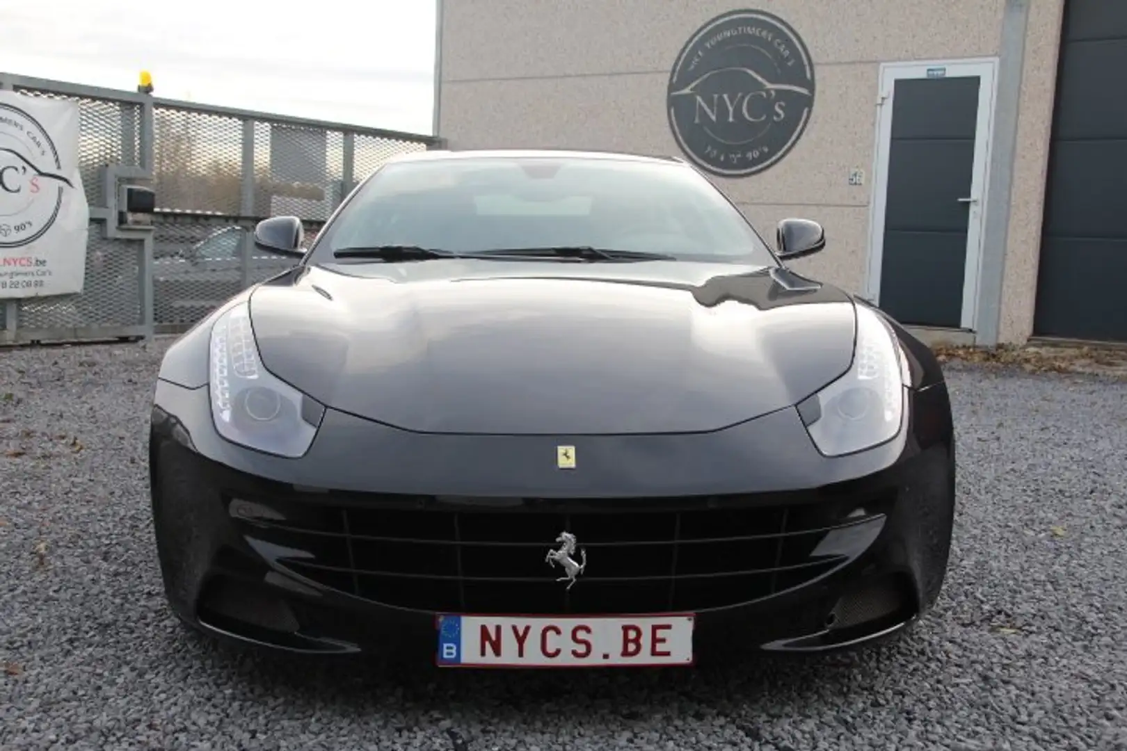 Ferrari FF FF V12 6.0 660ch Schwarz - 2