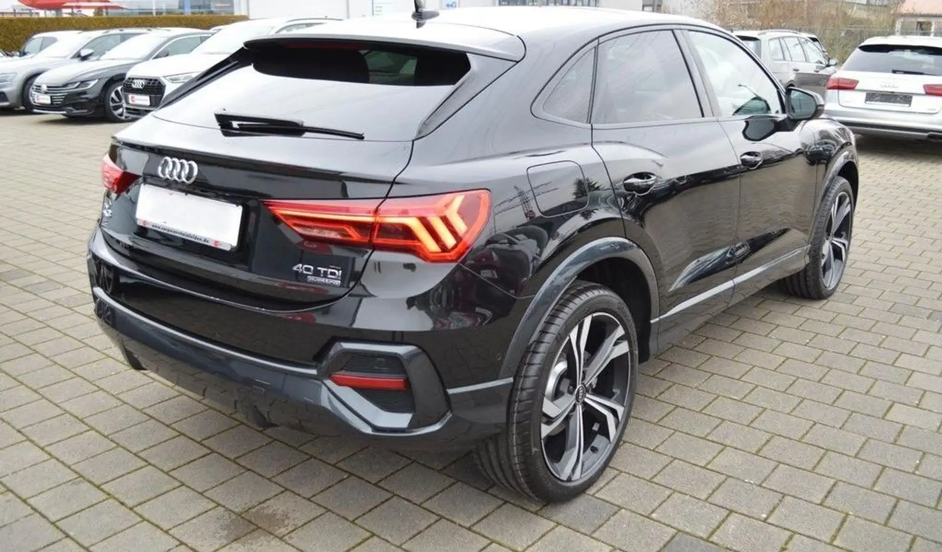 Audi Q3 Sportback 40 TDI quattro Matrix/Pano/360°/AHK Noir - 2