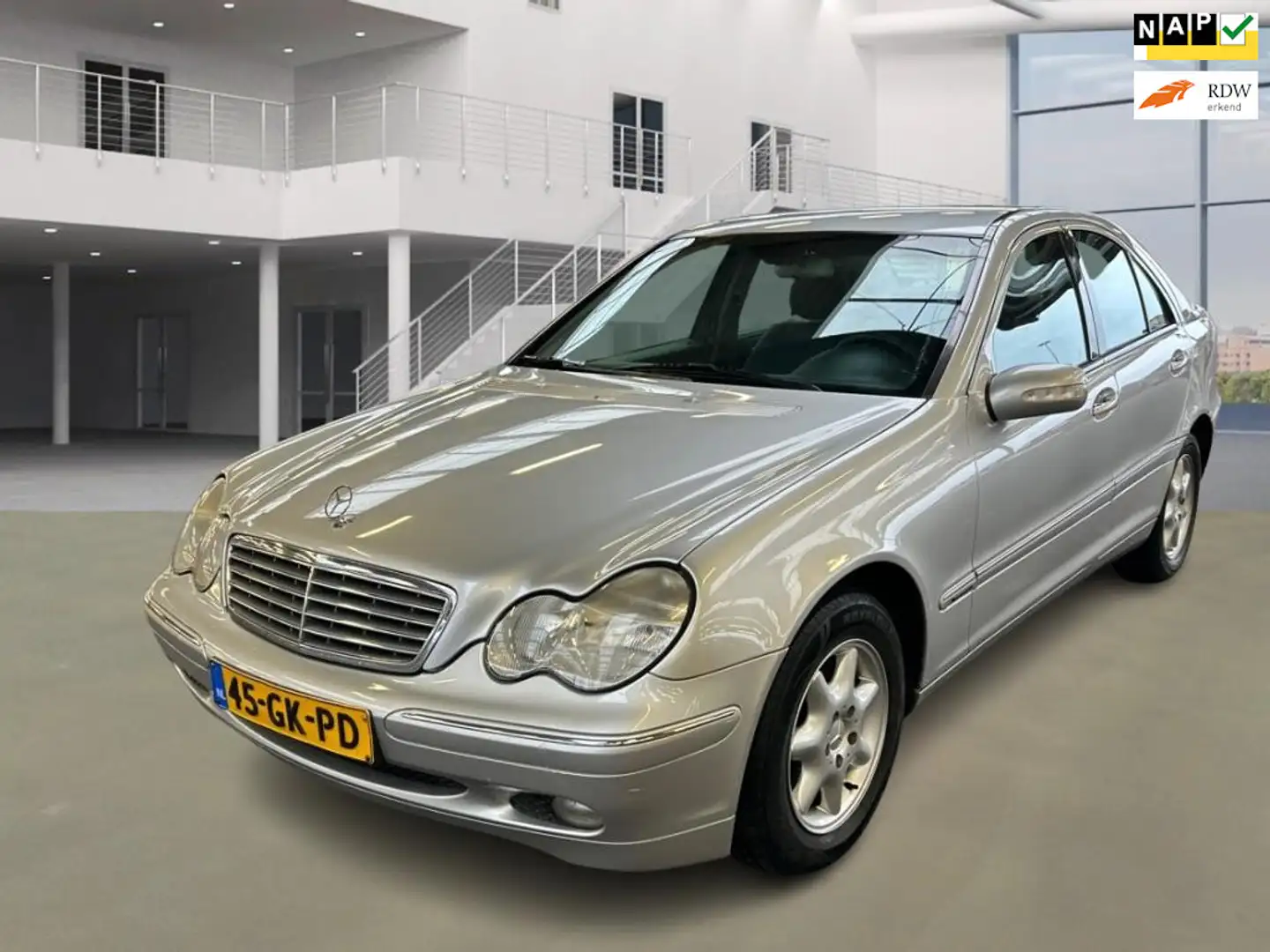Mercedes-Benz C 180 Elegance Grijs - 1
