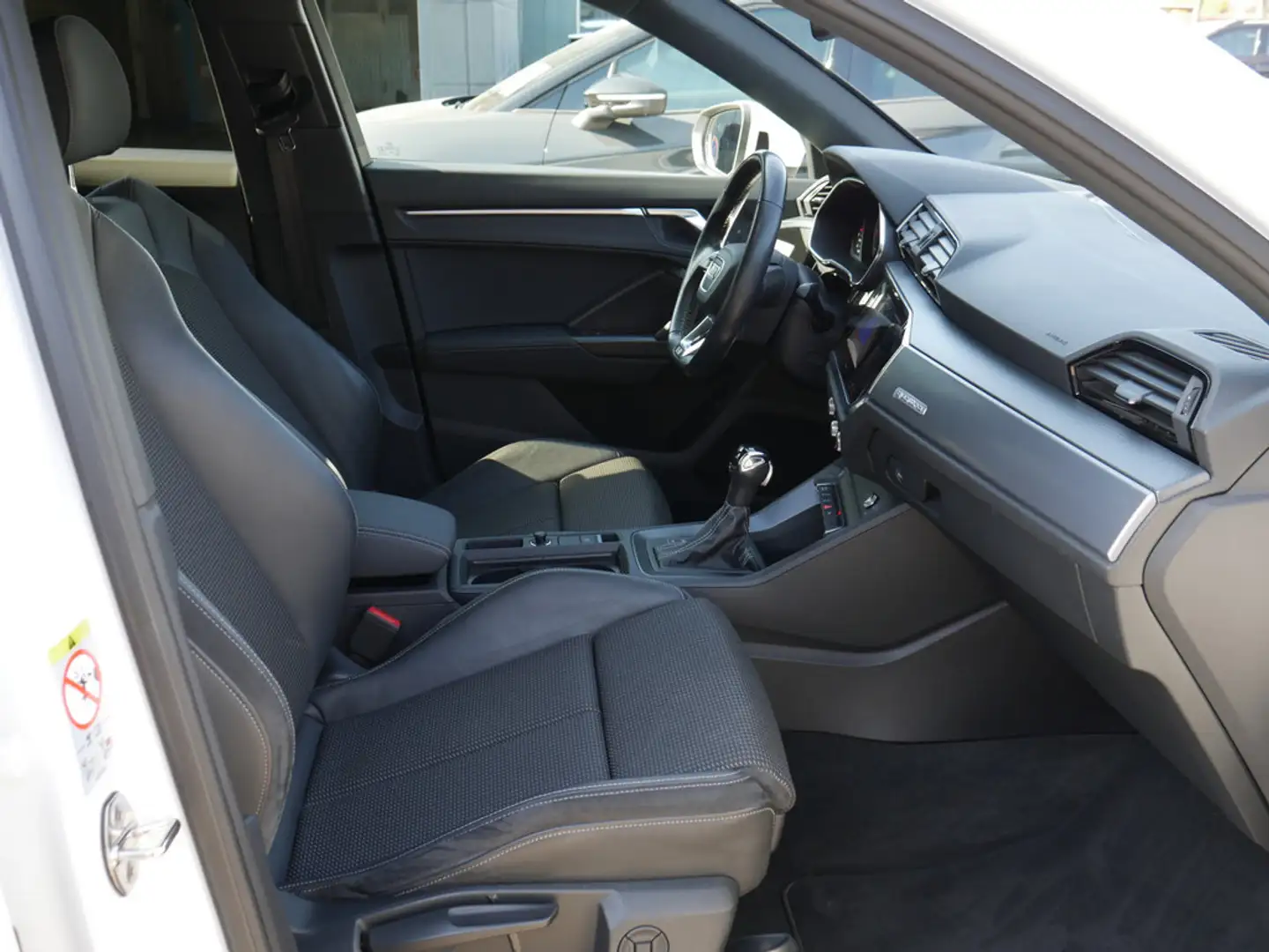 Audi Q3 40 TDI quattro advanced S-LINE NAVI AHK Weiß - 2