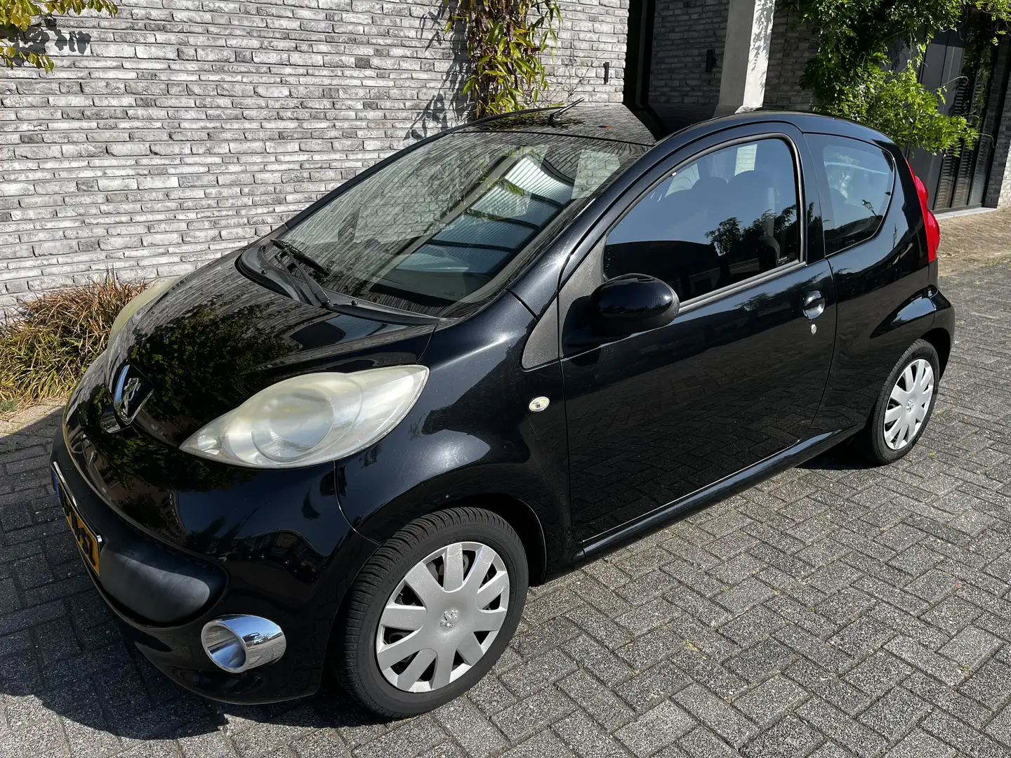 Peugeot 107 1.0-12V XS Zwart - 1