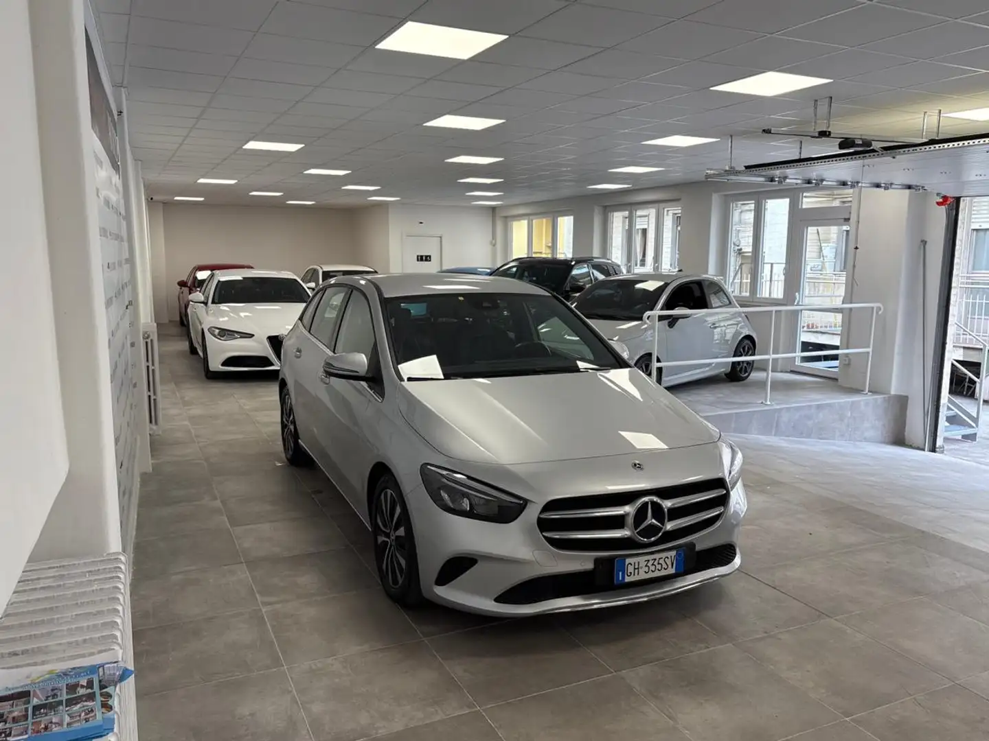 Mercedes-Benz B 180 d Automatic Business Extra IVA ESPOSTA Gris - 2