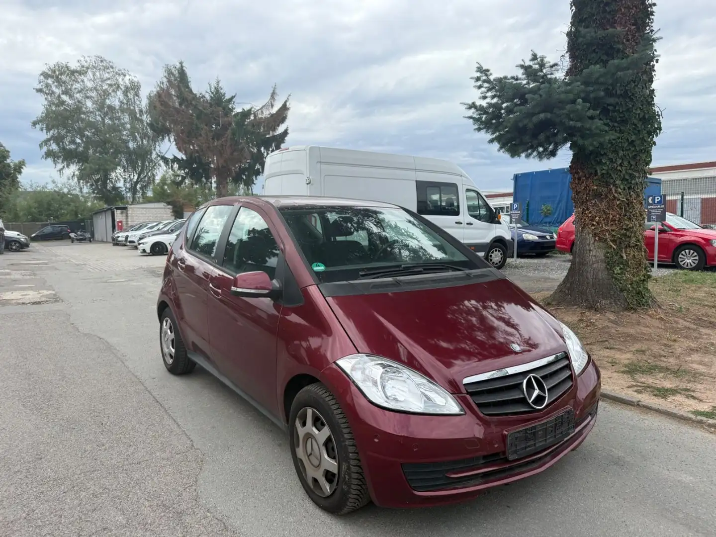 Mercedes-Benz A 150 Automatik KLIMA/SITZHEIZ/PARK/MODELLPFLEGE Rojo - 1