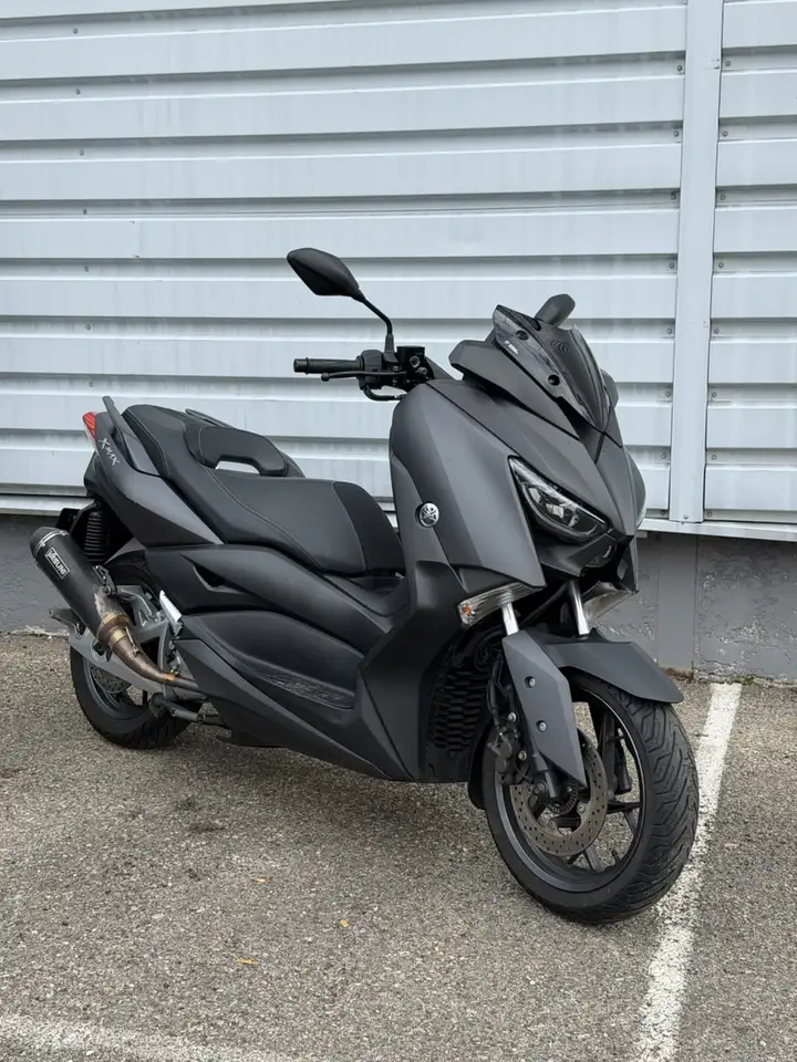 Yamaha X-Max 125