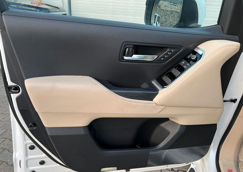Toyota Land Cruiser 300 70thANV+NEU+EUreg+RearTV+415HP+VOLL+HUD — photo 14