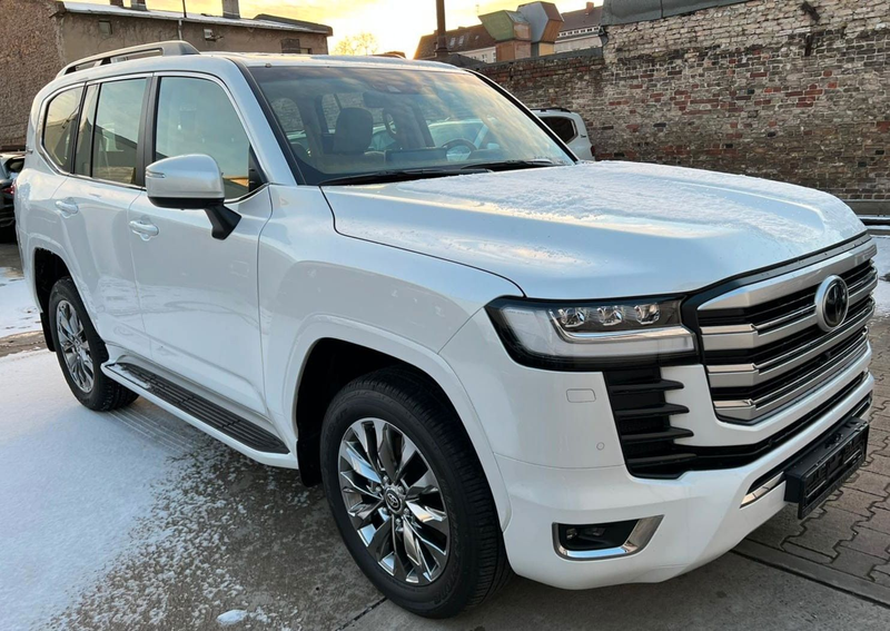 Toyota Land Cruiser 300 70thANV+NEU+EUreg+RearTV+415HP+VOLL+HUD — photo 7