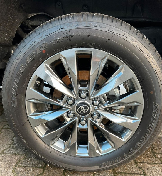 Toyota Land Cruiser 300 70thANV+NEU+EUreg+RearTV+415HP+VOLL+HUD — photo 9