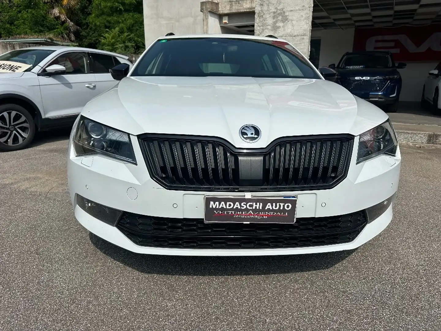 Skoda Superb 2.0 TDI DSG Wagon Executive R-LINE Wit - 1