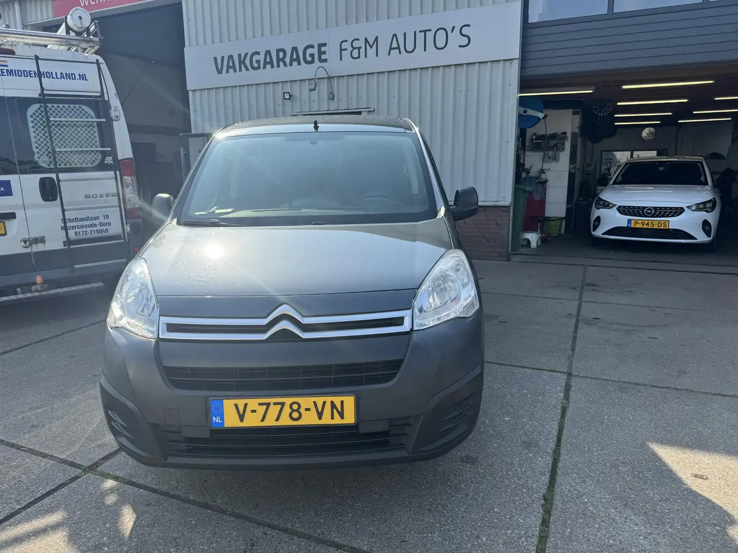 Citroen Berlingo 1.6 BlueHDI 100 Business Economy S&S Grijs - 2
