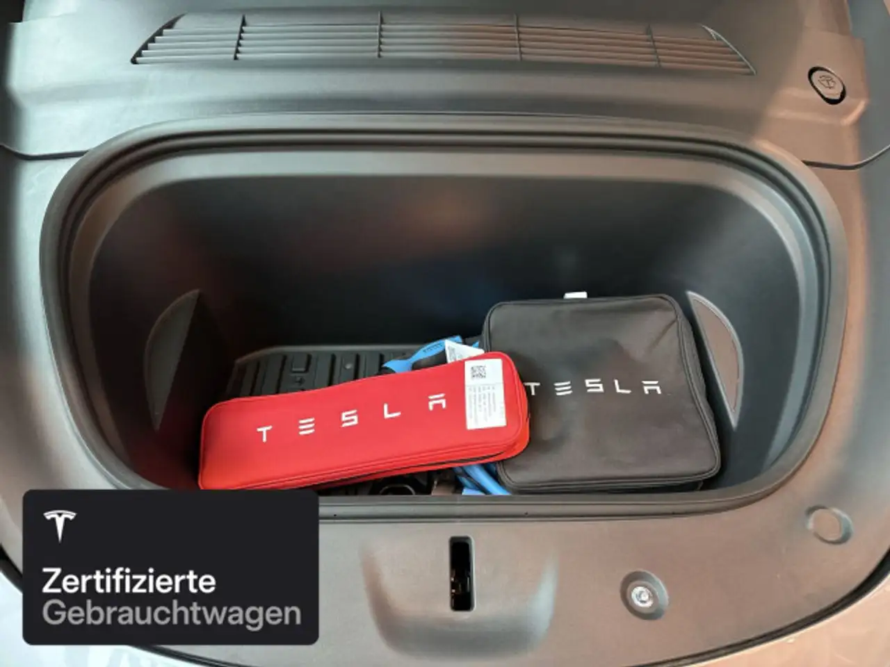 2023 Tesla Model Y Long Range AWD, photograph 8