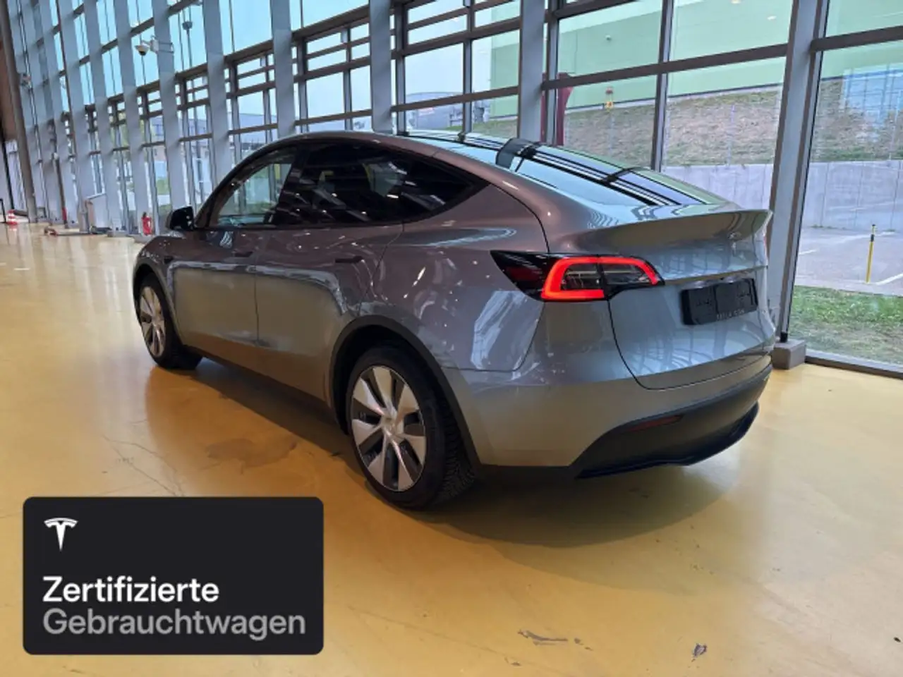 2023 Tesla Model Y Long Range AWD, photograph 5
