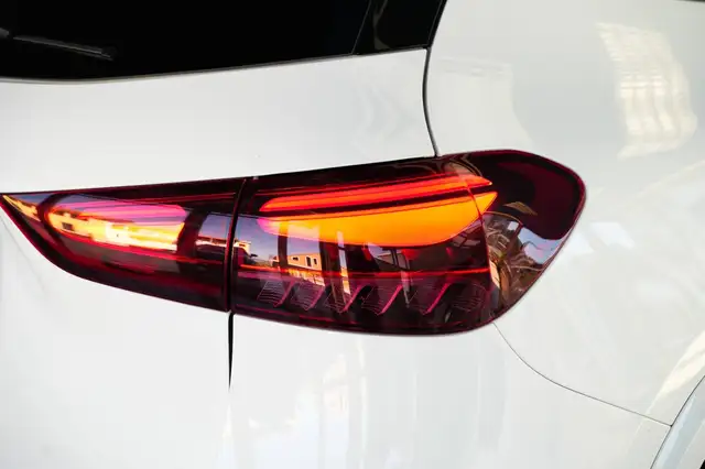 Mercedes-Benz GLA view 27