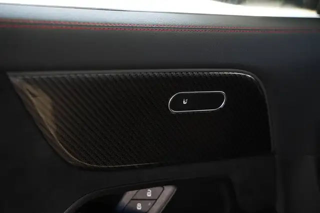 Mercedes-Benz GLA view 21