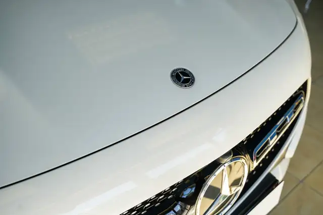 Mercedes-Benz GLA view 15