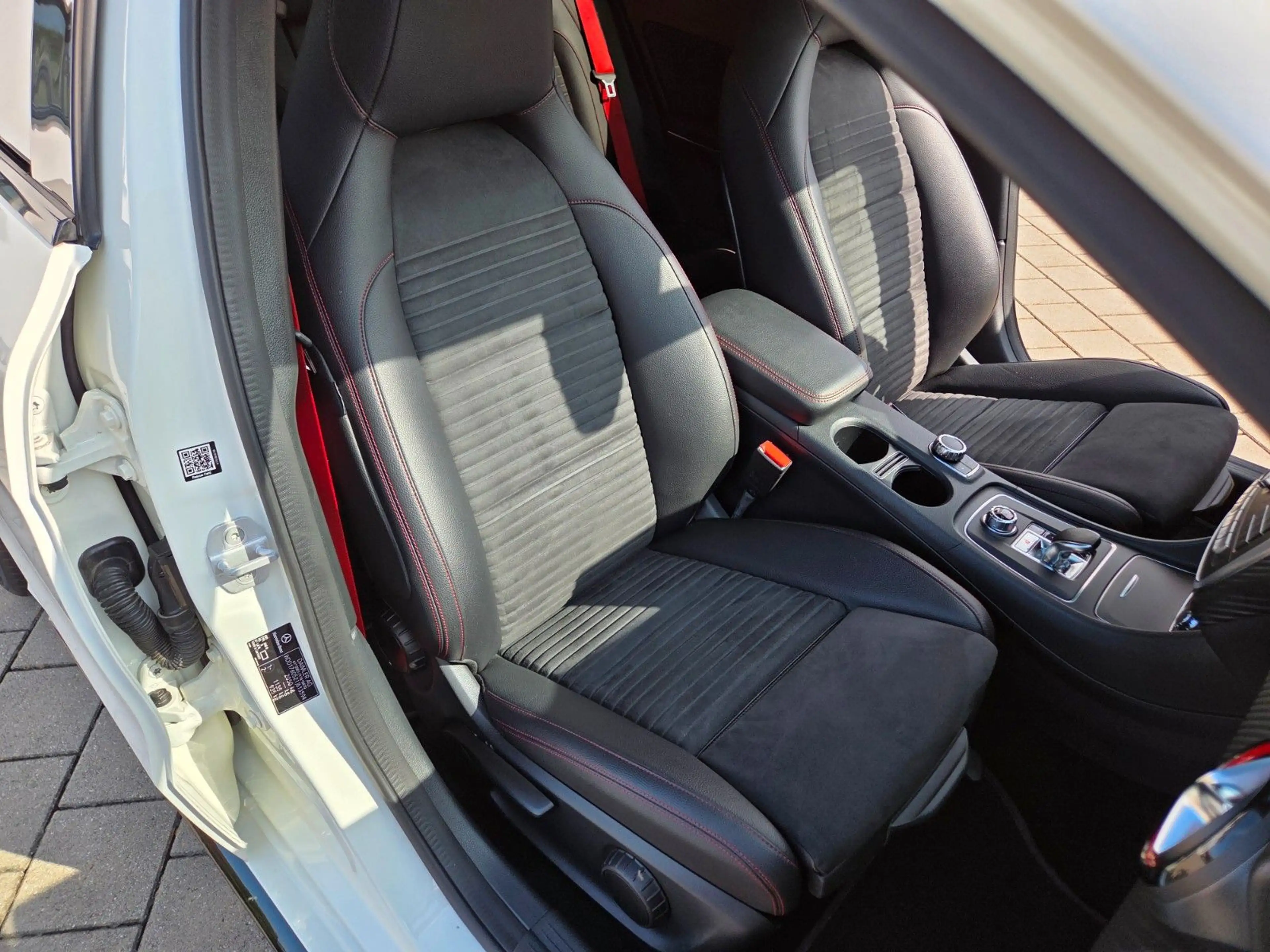 Mercedes-Benz A 45 AMG 4Matic Sport *LED *Aero* — photo 12