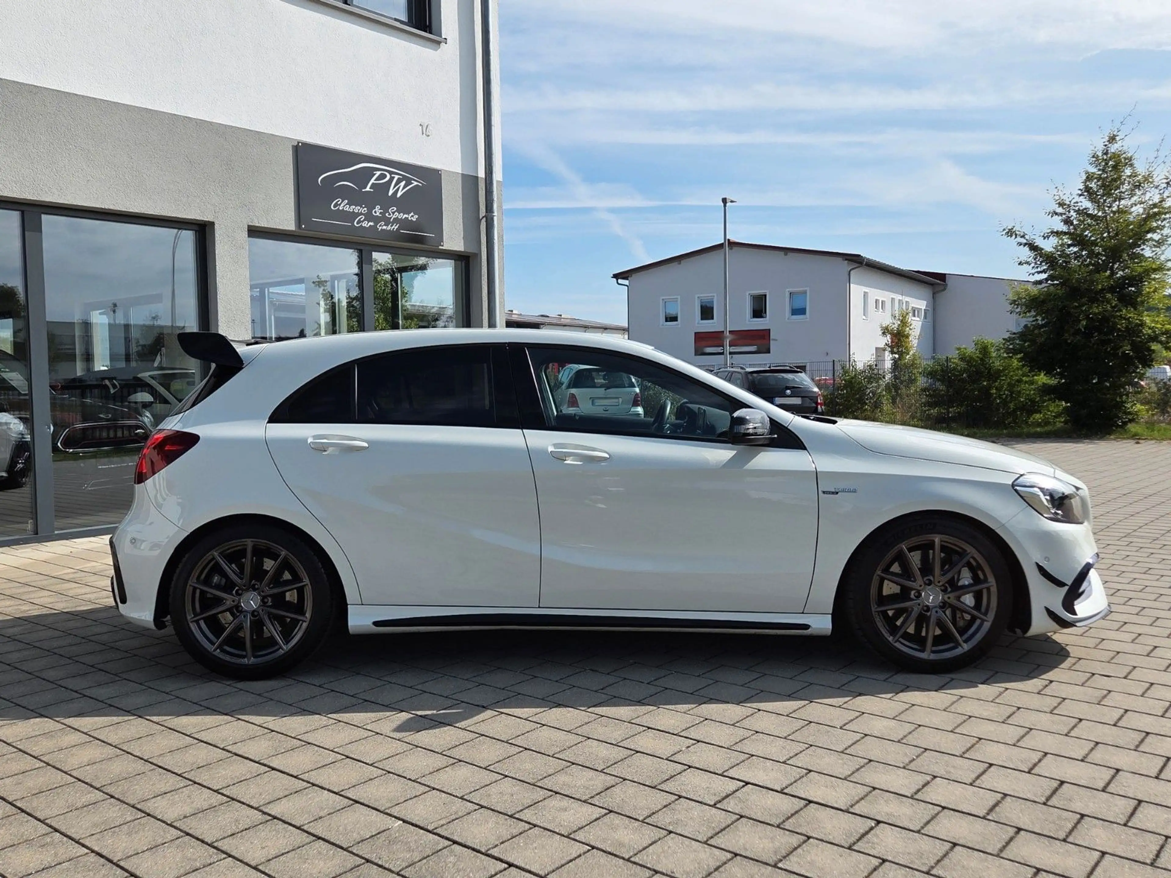Mercedes-Benz A 45 AMG 4Matic Sport *LED *Aero* — photo 3