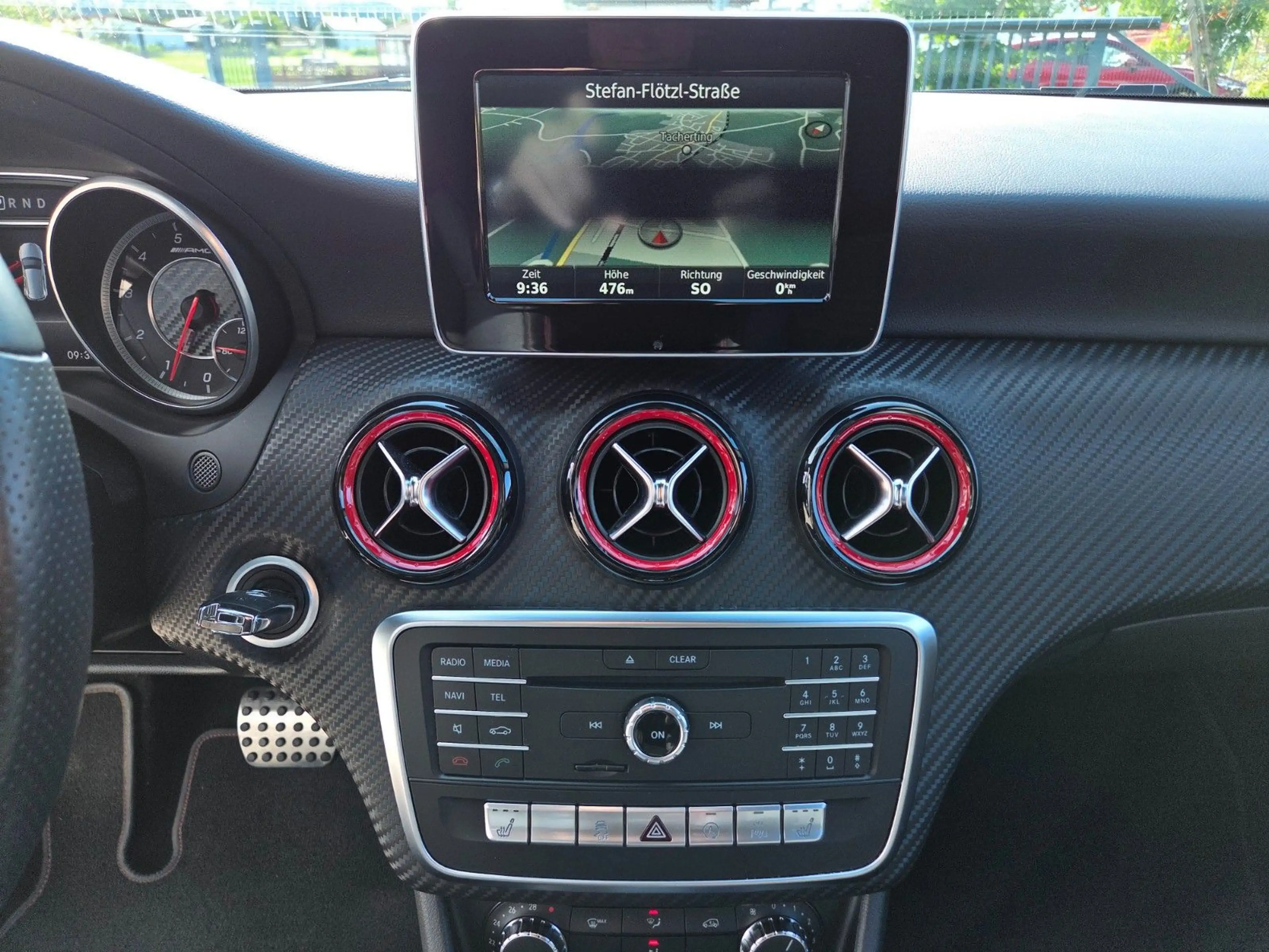 Mercedes-Benz A 45 AMG 4Matic Sport *LED *Aero* — photo 15