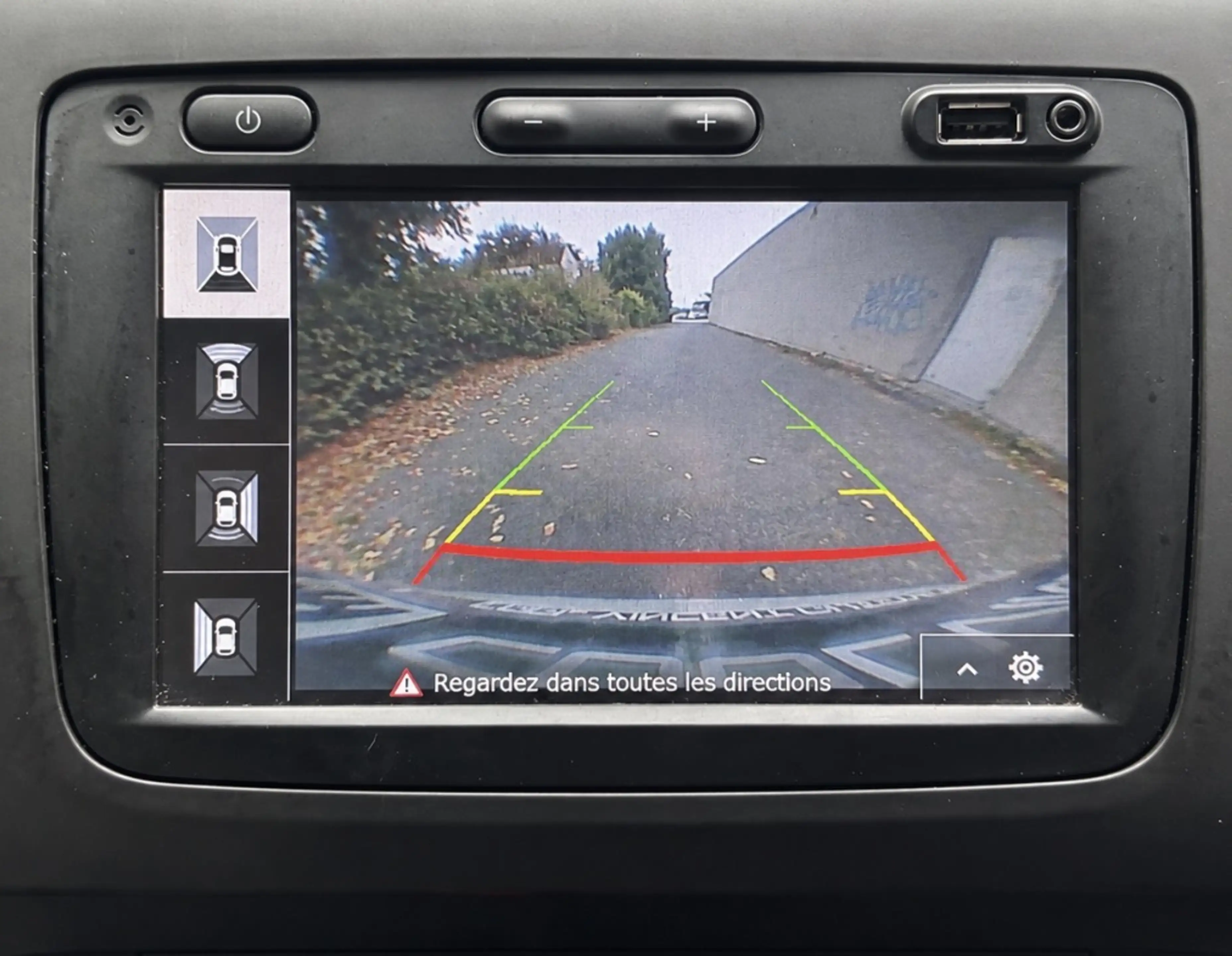 Dacia Duster 1ERE MAIN // CLIMATISATION // 1.5 DCI // BOITE 6 // LEZ BXL OK — photo 12