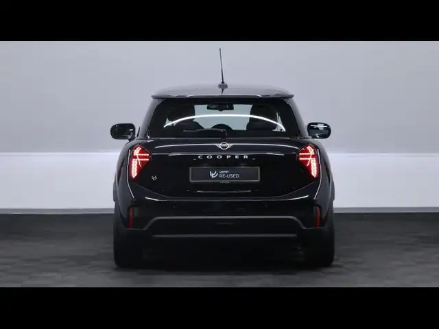 MINI Hatch view 6