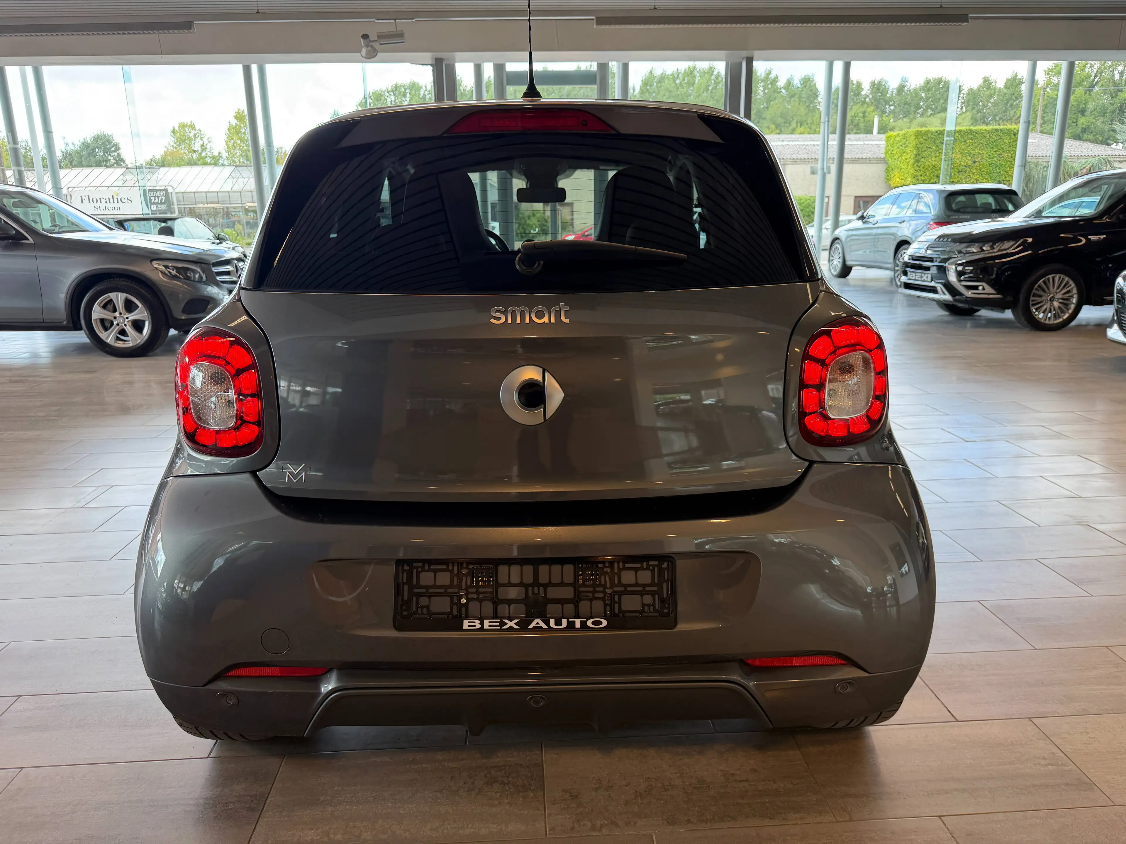 smart forFour Forfour 0.9 Turbo*BRABUS*1ERPROP*GARANTIE12MOIS*BOITE AUTO* TOIT PANO*CLIM*CUIR*LED* — photo 12