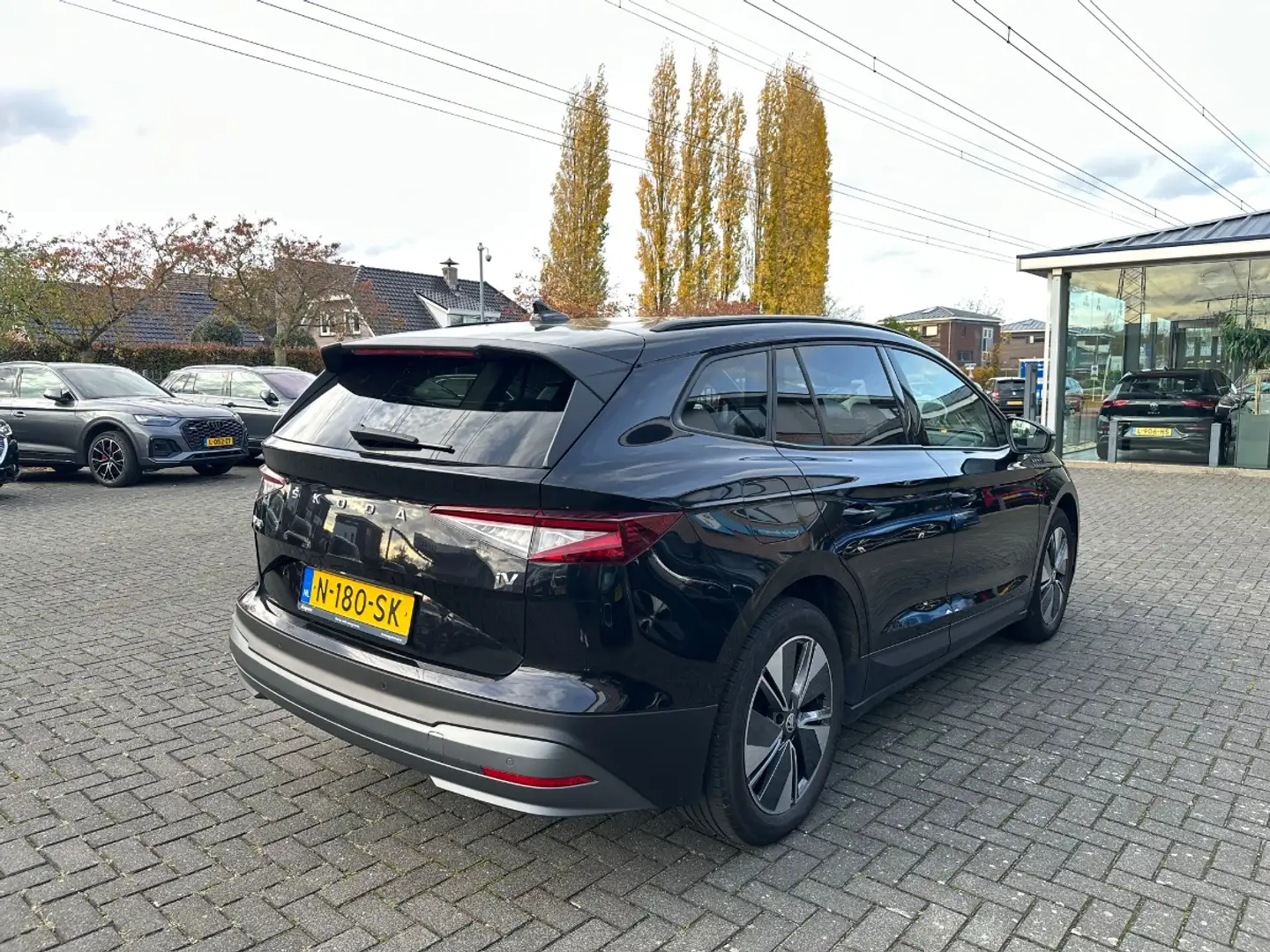 Skoda Enyaq iV 60 | Spec5 Edition | SoH 91% | Navi | Carplay | Noir - 2