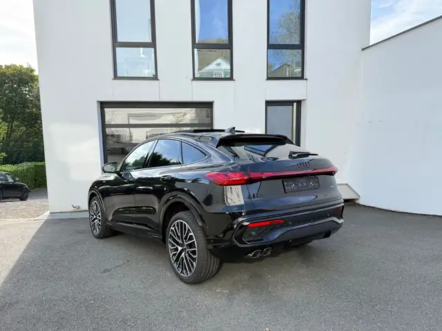 Audi Q5 view 8