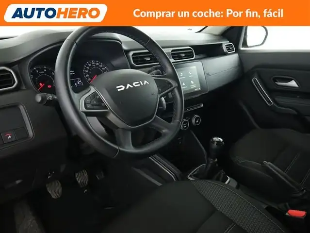 Dacia Duster view 12