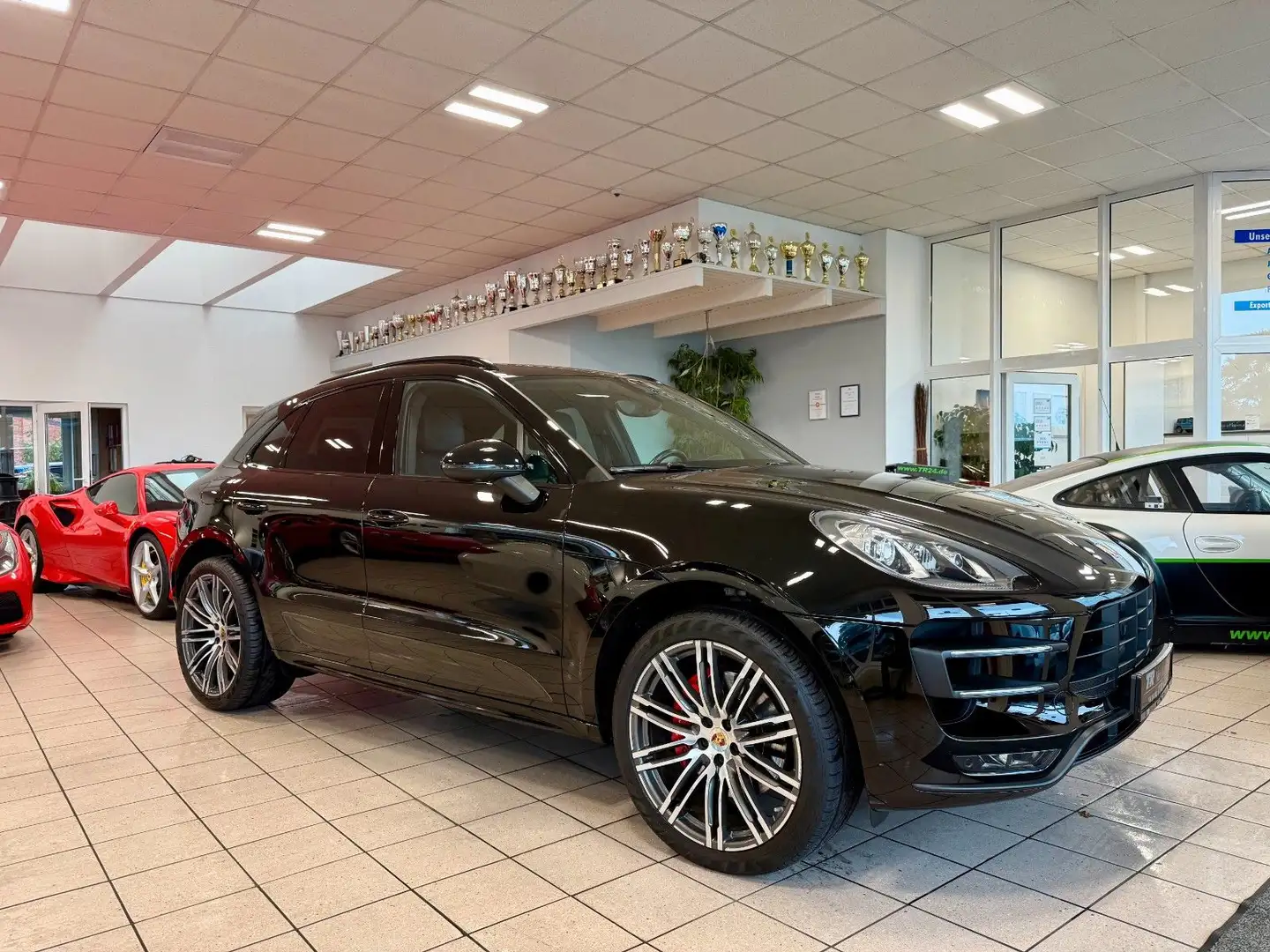 Porsche Macan Turbo Luftfederung/AHK/Keyless/ACC Noir - 1