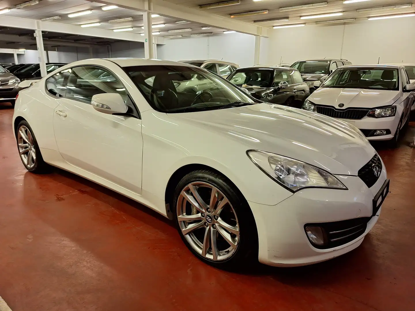 Hyundai Genesis Coupe 2.0 T Biały - 1