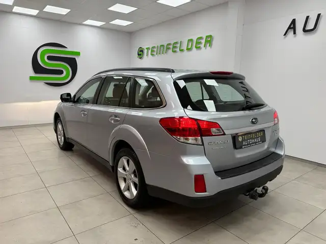 Subaru Outback view 6