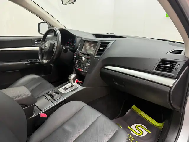 Subaru Outback view 12