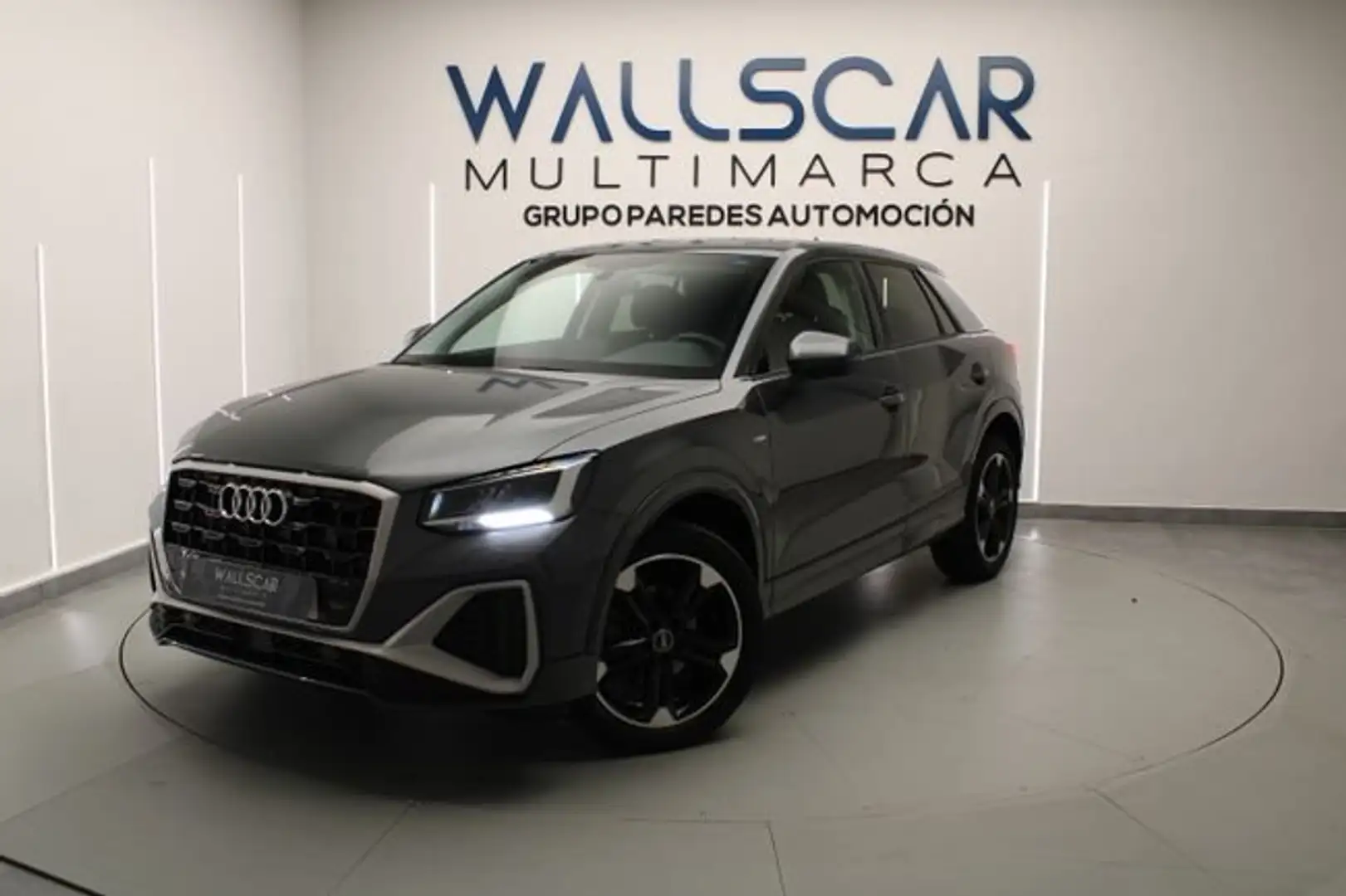 Audi Q2 30 TDI Black line S tronic 85kW Grau - 2