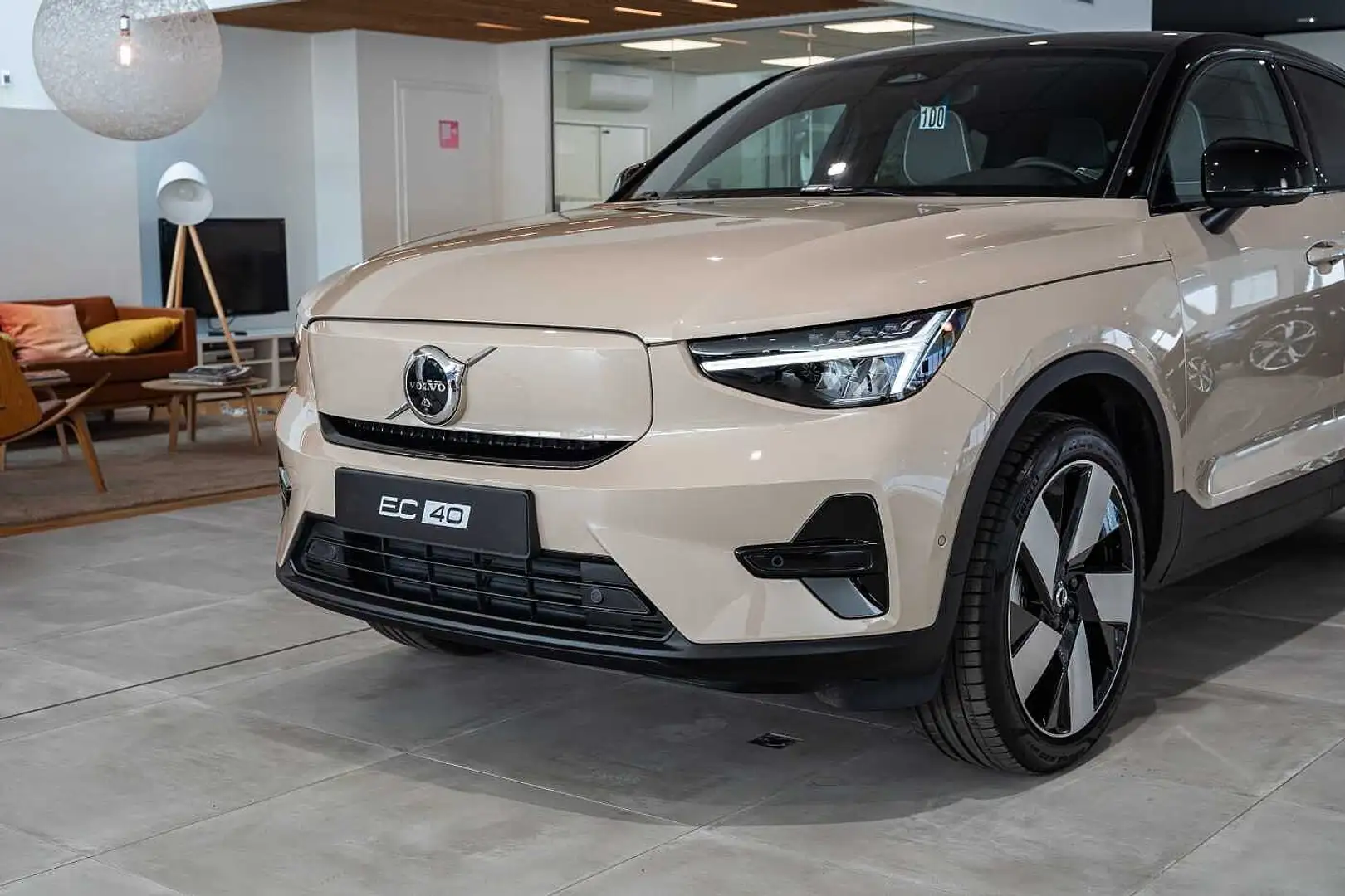 Volvo EC40 Ultra, SM Extended Range, Électrique Beige - 2