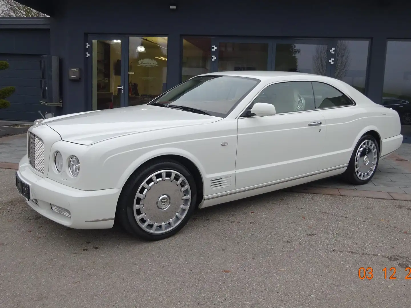Bentley Brooklands " 1 of 550 " Blanco - 2