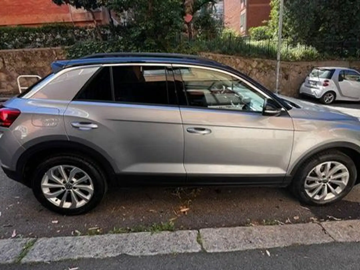Volkswagen T-Roc EDITION PLUS Šedá - 1