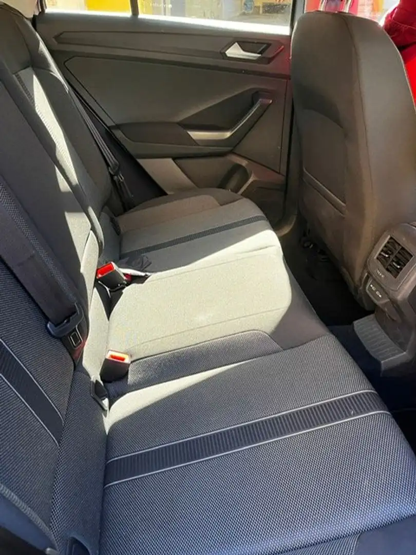 Volkswagen T-Roc EDITION PLUS Šedá - 2