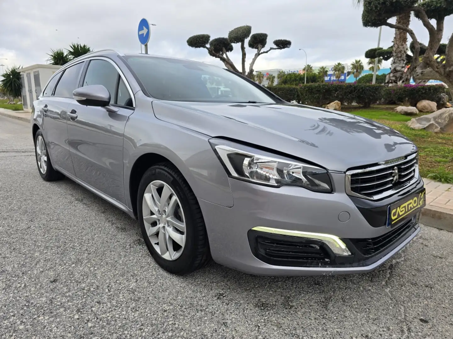 Peugeot 508 SW 1.6BlueHDI Active 120 Gris - 1
