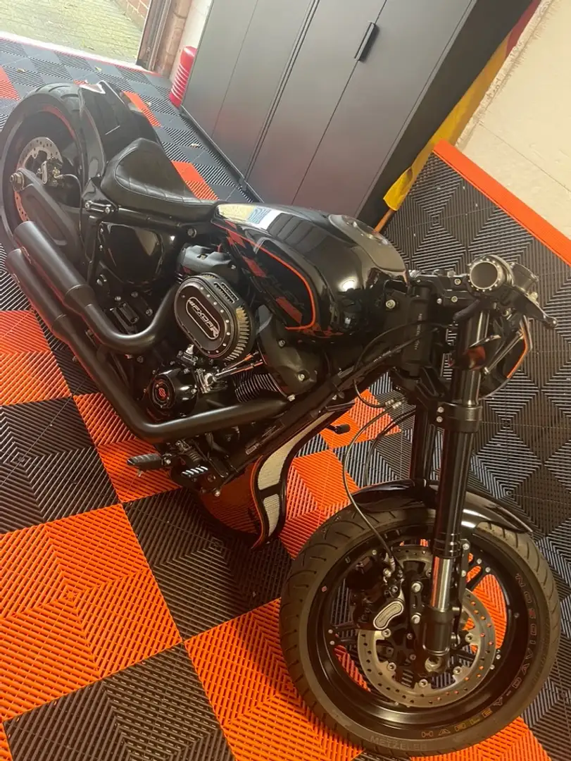 Harley-Davidson FXDR 114 Thunderbike Umbau Siyah - 1