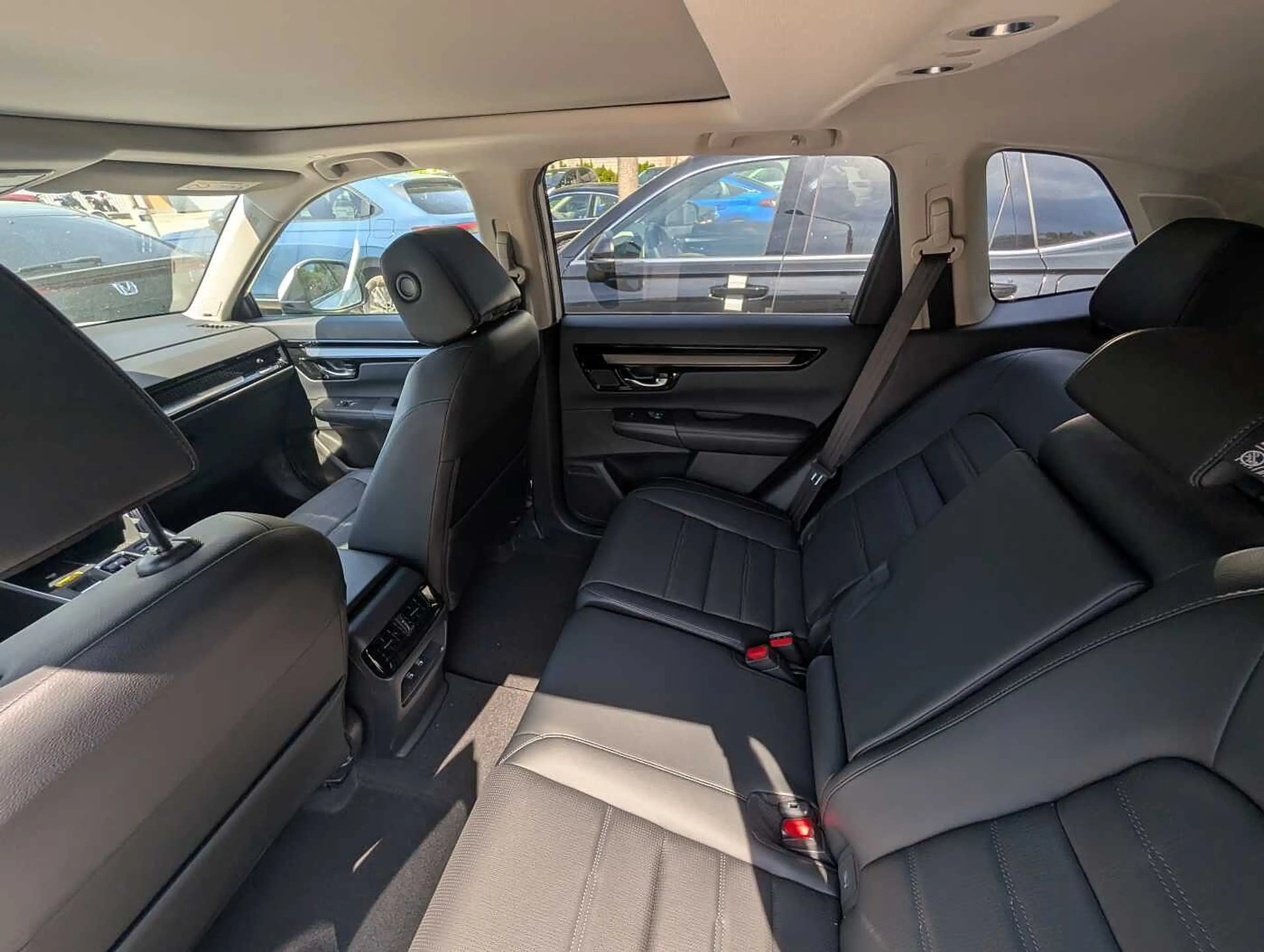 Honda CR-V Hybrid e:HEV 2.0 i-MMD AWD Advance — photo 4