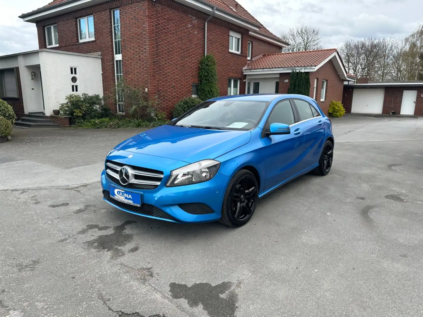 Mercedes-Benz A 180 BlueEfficiency/Autom/Navi/18-Zoll Blau - 1