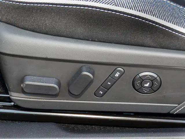 Mini Hatch view 16